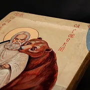 Икона деревянная "Пр. Серафим Саровский с медведем — фотография 8