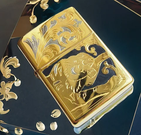 Сувенирная зажигалка Zippo "Хищник"