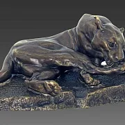 Бронзовая композиция «Львица» — фотография 2