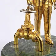 Бронзовая статуэтка «Работник ЖКХ» на змеевике — фотография 3