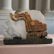 Миниатюра «Карьерный экскаватор» на камне — фотография 1